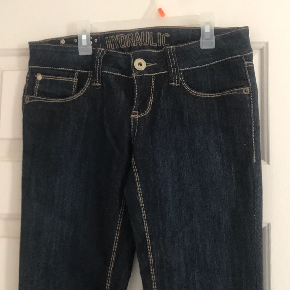 Hydraulic dark washed ankle jeans